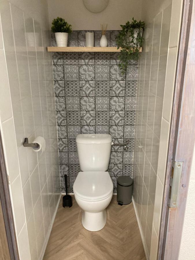 Deduv Sklep Lägenhet Hlohovec Exteriör bild